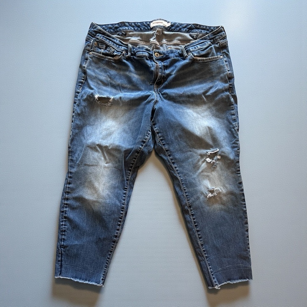 Torrid Distressed Ankle Jeans in Blue